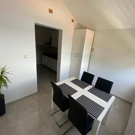 Guesthouse Ruza Sobra Apartments In The Attic Of The House Exterior photo
